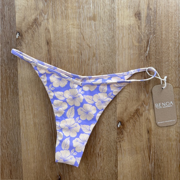 Benoa Swim Purple Floral Bikini Bottom - Bella Bottom Aokis Print NWT size Large - Picture 1 of 6